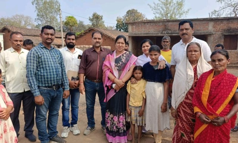 ସେମଲା  ଗାଁ ର ବାପା ମା ଛେଉଣ୍ଡ ଦୁଇ ଭଉଣୀ ପାଖକୁ ପହଁଚିଲା ଜିଲ୍ଲା ଶିଶୁ ସୁରକ୍ଷା ବିଭାଗ ।