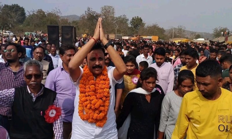 ଡିଫାଇନ କଳାହାଣ୍ଡିର ବିଶାଳ ସମାବେଶଯୁବଗୋଷ୍ଠୀ ହାତରେ ରହିଛି ସ୍ବର୍ଣ୍ଣିମ କଳାହାଣ୍ଡି ଗଠନ।