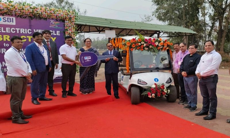 ବ୍ରହ୍ମପୁର ବିଶ୍ଵବିଦ୍ୟାଳୟ କୁ ଏସ ବି ଆଇ ପକ୍ଷରୁ ୨ଟି ଇଲେକ୍ଟ୍ରିକାଲ ୪ ଚକିଆ ଗାଡ଼ି ପ୍ରଦାନ