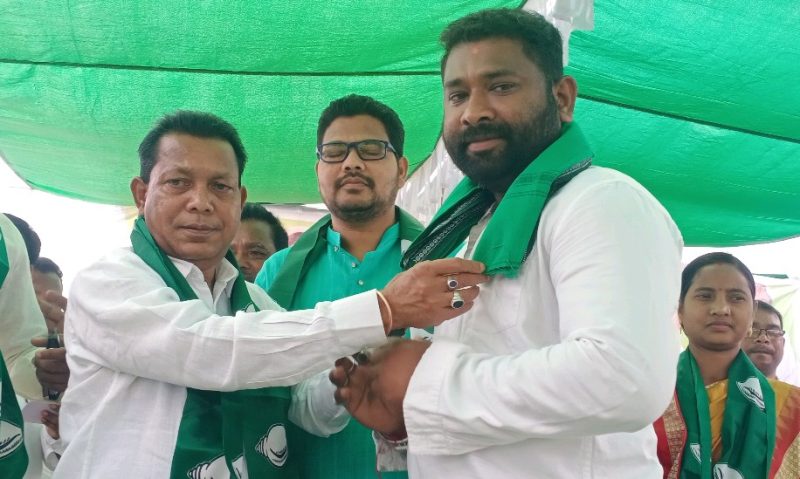 ଯୁବ ସାମ୍ବାଦିକ ଏମ୍ ଚନ୍ଦ୍ରଶେଖରଙ୍କୁ ଲାଞ୍ଜିଗଡ ବ୍ଲକ ବିଜେଡି ମିଡିଆ ସେଲ୍ ଦାୟିତ୍ୱ