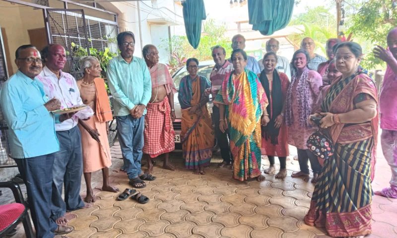ଜରା ନିବାସ ଅନ୍ତେବାସୀଙ୍କ ସହ ମହାନ୍ ସଙ୍ଘ ପକ୍ଷରୁ ହୋଲି ପର୍ବ ପାଳିତ