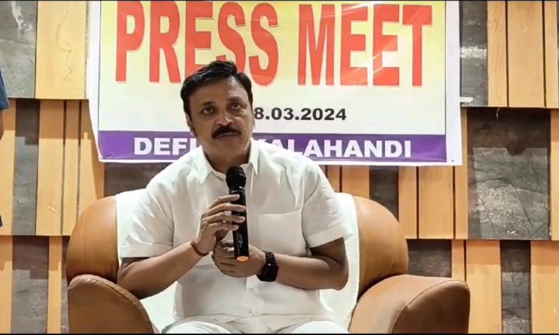 କଳାହାଣ୍ଡି ଜିଲ୍ଲାର ସ୍ବାର୍ଥ ପାଇ ସ୍ବାଧିନ ପ୍ରାର୍ଥୀ ଭାବରେ ଲଢି ପାରନ୍ତି ମଧୁ ମହାନ୍ତି ।