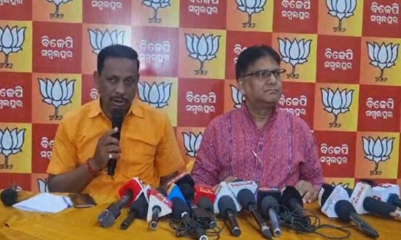 ବିକାଶ ଦେଖି ପାରୁନାହାନ୍ତି ଅନ୍ଧପୁଟୁଳି ବାନ୍ଧିଥିବା କ୍ରୀତଦାସ – ପ୍ରମୋଦ ରଥ