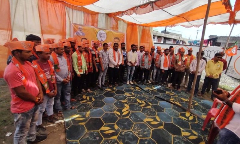 ରେଙ୍ଗାଲି ନିର୍ବାଚନ ମଣ୍ଡଳୀ-: ଯୋର ଧରୁଛି  ଲୋକ ସମ୍ପର୍କ ଅଭିଯାନ।ଦଳରେ ଯୋଗ ଦେଲେ ଶତାଧିକ ଯୁବକ।