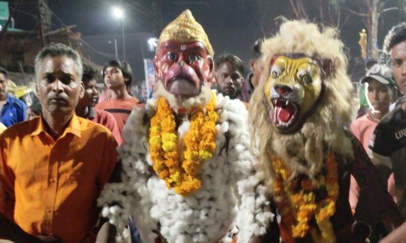 ବାଘ ବେଶ ରେ ଦର୍ଶନ ଦେଇ ଗାଁ ପରିଭ୍ରମଣ କଲେ ମୁତ୍ୟାଲୁମ୍ମା…