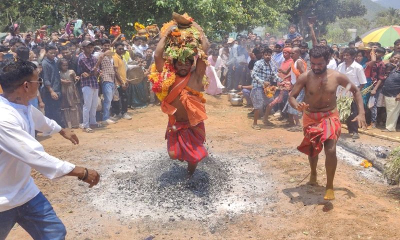 ମନ୍ଦିର କୁ ପ୍ରତ୍ୟାବର୍ତନ କଲେ ମୁତ୍ୟାଲୁମ୍ମା…
