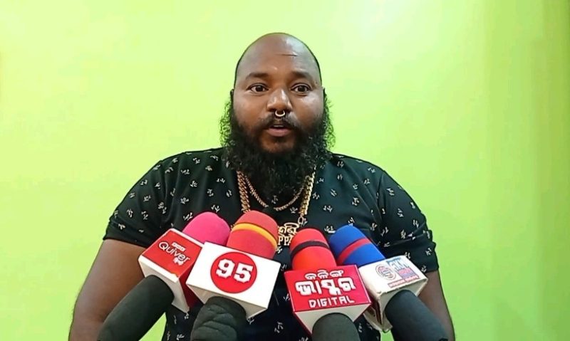 କଳାହାଣ୍ଡି ର ଶୁଭମୁକ୍ତି କଲା ଗୀତ “ଘୁମୁରା ଧରି ଆଏମୁଁ ବରାତି