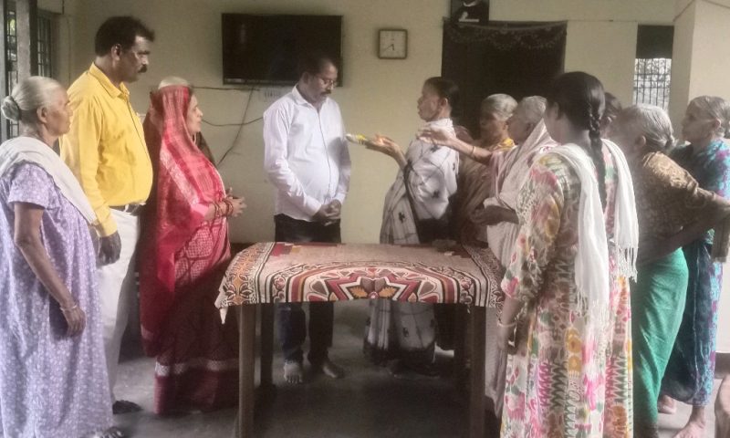 ମାତୃନିବାସରେ ସରପଞ୍ଚ୍ ଙ୍କ ଜନ୍ମ ଦିନ ପାଳନ