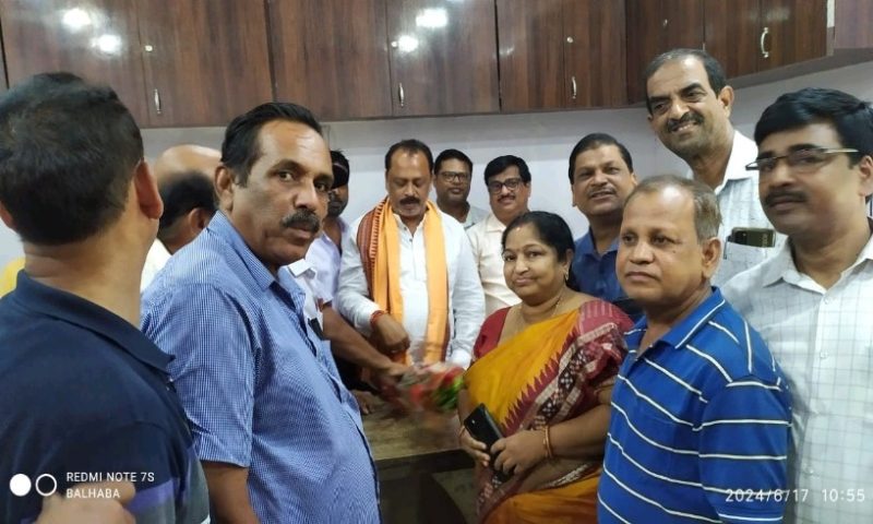 ବେଲଗୁଣ୍ଠା ପ୍ରାଥମିକ ଶିକ୍ଷକ ସଂଘ ତରଫରୁ ସୋରଡ଼l ବିଧାୟକଙ୍କୁ ସମ୍ବର୍ଦ୍ଧନା ପ୍ରଦାନ