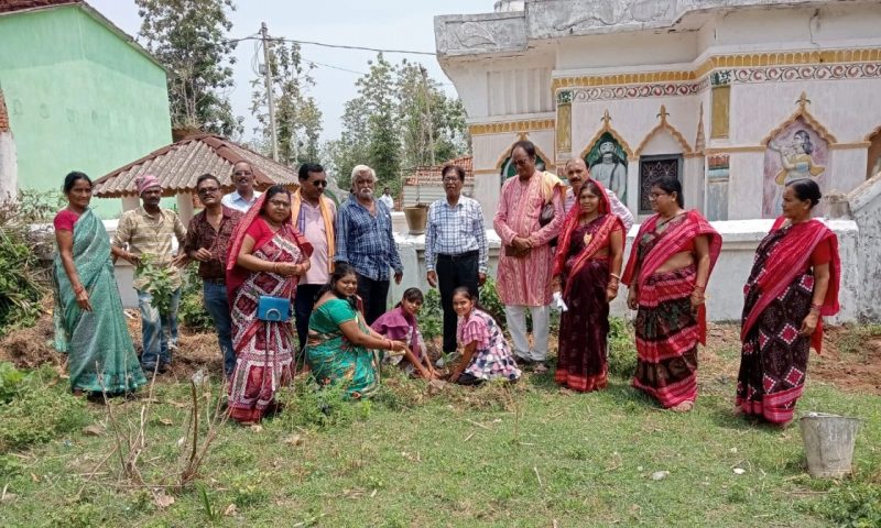 ସମାଜସେବୀଙ୍କ ସ୍ମୁତିରେ ଶ୍ରଦ୍ଧାଞ୍ଜଳୀ ସଭା ସହ ବୃକ୍ଷ ରୋପଣ