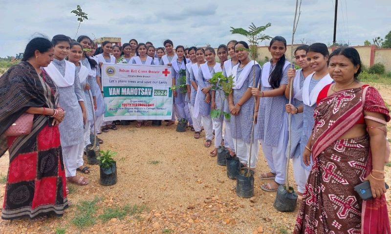 ସୋନପୁର ବିଜୁ ପଟ୍ଟନାୟକ ମହିଳା କଲେଜ ରେ ବୃକ୍ଷ ରୋପଣ କାର୍ଯ୍ଯକ୍ରମ