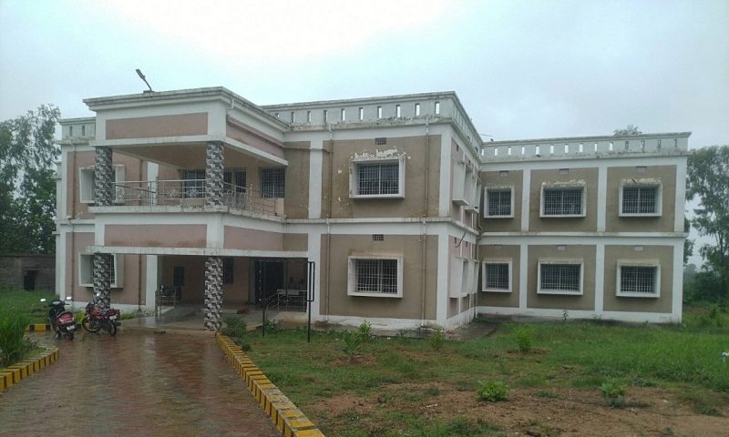 ସମ୍ପୂର୍ଣ ଅରାଜକତାରେ ଚାଲିଛି ଷଣ୍ଢପଥର ଉଚ୍ଚ ମାଧ୍ୟମିକ ବିଦ୍ୟାଳୟ, ସମାଧାନ ନହେଲେ ଆନ୍ଦୋଳନ