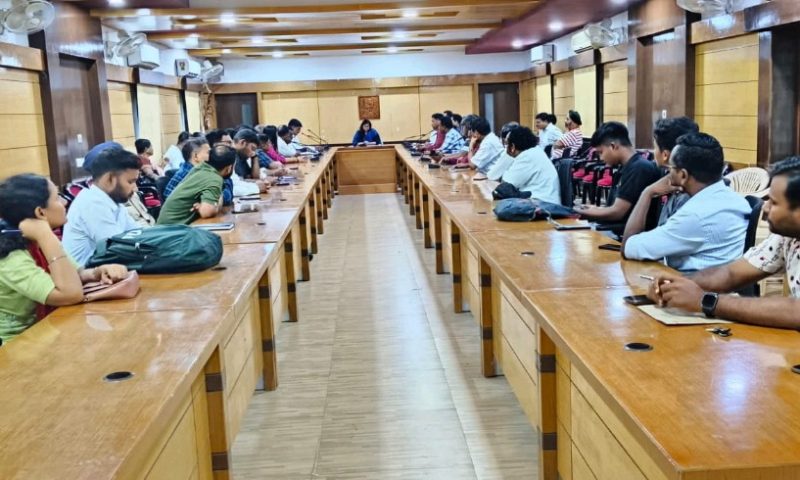 ଜିଲ୍ଲାସ୍ତରୀୟ ସ୍ୱାଧୀନତା ଦିବସ ପ୍ରସ୍ତୁତି ବୈଠକ: ମୁଖ୍ୟ ଆକର୍ଷଣ ଜିଲ୍ଲାପାଳ ଏକାଦଶ ଓ ସାମ୍ବାଦିକ ଏକାଦଶ ପ୍ରଦର୍ଶନୀ ଫୁଟବଲ ମ୍ୟାଚ