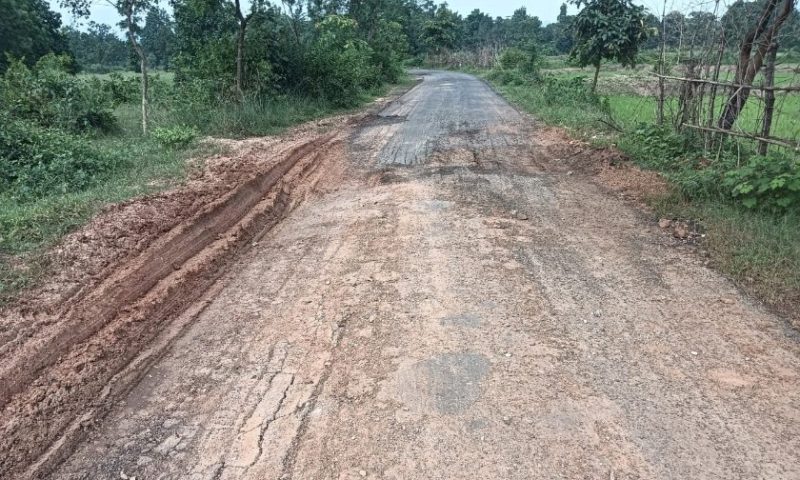 କେଶଲଗା ରାସ୍ତା ଅବସ୍ଥା ଦୁରାବସ୍ଥା ; ଯାତାୟତ ବାଧାପ୍ରାପ୍ତ