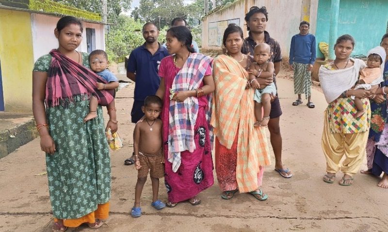 ଅଙ୍ଗନବାଡି ଖାଦ୍ୟ ଓ ବିଭିନ୍ନ ସାମଗ୍ରୀ ପାଉନଥିବା ଅଭିଯୋଗ କଲେ କେନ୍ଦୁୱାଡା ଗ୍ରାମବାସୀ।ସୁପରଭାଇଜର କରୁନାହାନ୍ତି ସେଣ୍ଟର ପରିଭ୍ରମଣ