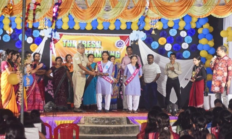 ମହିଳା ମହାବିଦ୍ୟାଳୟରେ ନବାଗତାଙ୍କୁ ସ୍ଵାଗତ ସମ୍ବର୍ଦ୍ଧନା ଉତ୍ସବ ପାଳନ