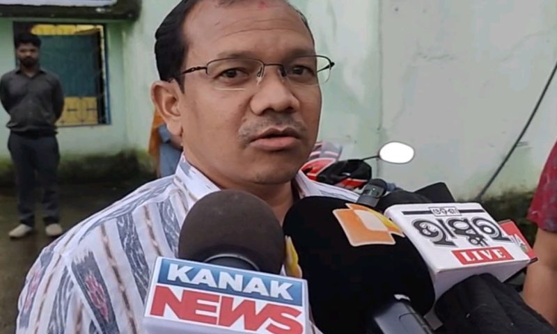 ଶିଶୁଵିକାଶ ଯୋଜନା ର ଡ୍ରେସ କିଣା ଦୁର୍ନୀତି….ତଦନ୍ତ ନିର୍ଦେଶ ଦେଲେ ଉପଜିଲ୍ଲାପାଳ….