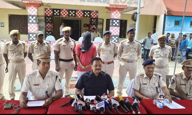 ପାରଳାଖେମୁଣ୍ଡି ପୋଲିସକୁ ମିଳିଛି ବଡ ସଫଳତା: ଧରାପଡିଲା ଆନ୍ତଃ ରାଜ୍ୟ ବାଇକ ଲୁଟେରା ୧୯ ଟି ନାମୀଦାମୀ ବାଇକ ଜବତ ଜଣେ ଗିରଫ