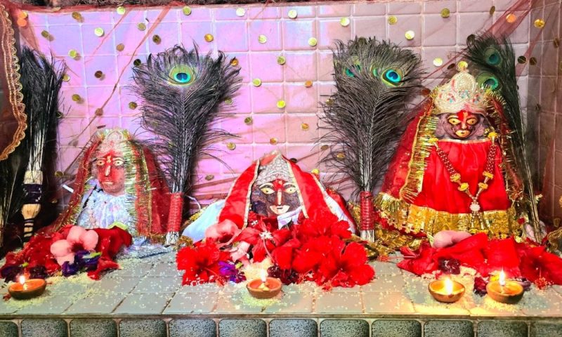 ଦେବୀ ଦନ୍ତେଶ୍ୱରୀ ଙ୍କ ଦଶରା ପର୍ବଖଣ୍ଡା ଧୁଆ ପରେ ରକ୍ତରଞ୍ଜିତ ପୀଠ।