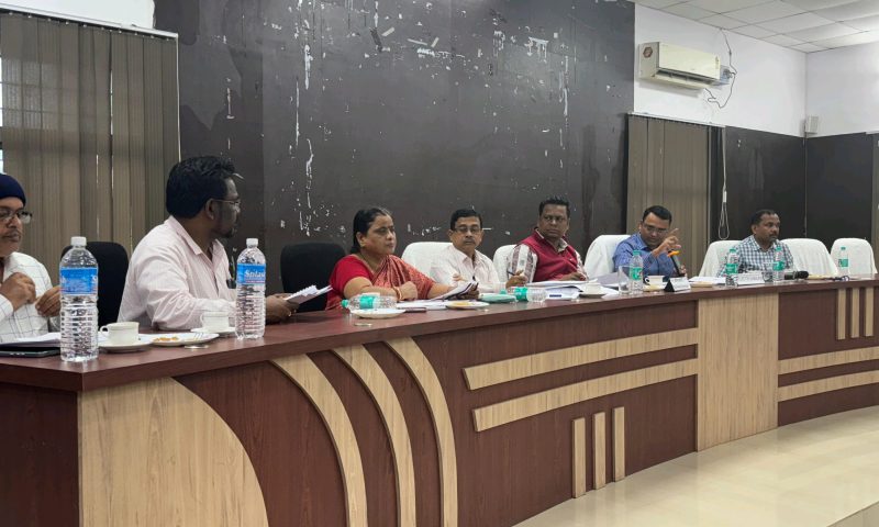 ଦାରିଦ୍ର୍ୟ ଦୂରୀକରଣ ଯୋଜନା ଏବଂ ସମ୍ବଲପୁର ବିକାଶମୂଳକ କାର୍ଯ୍ୟର କାର୍ଯ୍ୟକାରିତା ଉପରେ  ଜିଲ୍ଲାସ୍ତରୀୟ ସମୀକ୍ଷା ବୈଠକ  ଓ ବ୍ଲକ୍ ସ୍ତରୀୟ କାଉନସେଲିଂ କ୍ୟାମ୍ପ ୨୦୨୪-୨୫ ନିମନ୍ତେ  ପ୍ରସ୍ତୁତି  ବୈଠକ