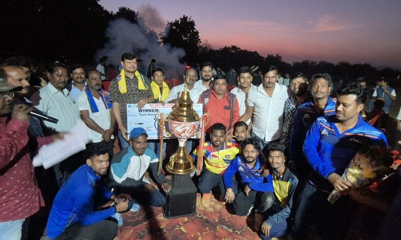 ରେଙ୍ଗାଲି ମହାବୀର ଛକ ଡେ କ୍ରିକେଟ ଟୁର୍ଣ୍ଣାମେଣ୍ଟ 2024। ଲାରିପାଲି ଦଳ ଚମ୍ପିୟାନ।