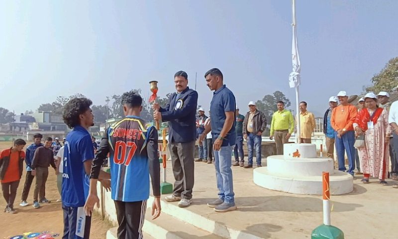 ଆଦିବାସୀ ମହାବିଦ୍ୟାଳୟର ୩୭ ତମ ବାର୍ଷିକ କ୍ରୀଡା ଉତ୍ସବ ଉଦଘାଟନ