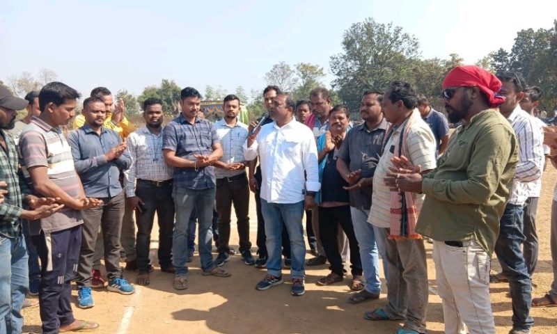 ମାଟୁପାଲି ଖେଳ ପଡିଆରେ ଚାଲିଥିବା ବୀର ସୁରେନ୍ଦ୍ର ସାଏ କ୍ରିକେଟ ଟୁର୍ଣ୍ଣାମେଣ୍ଟ ଉଦଯାପିତ  ; ନାକଡେଇଁ କୁ ହରାଇ ବରଗାଁ ଦଳ ଚାମ୍ପିୟନ ଘୋଷିତ