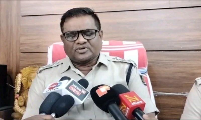 କାର୍ଲିଗାଁ ରେ ଡବଲ ମର୍ଡର ଘଟଣା , ମୁଖ୍ୟ ଅଭିଯୁକ୍ତ ଗିରଫ ଓ କୋର୍ଟ ଚାଲାଣ।