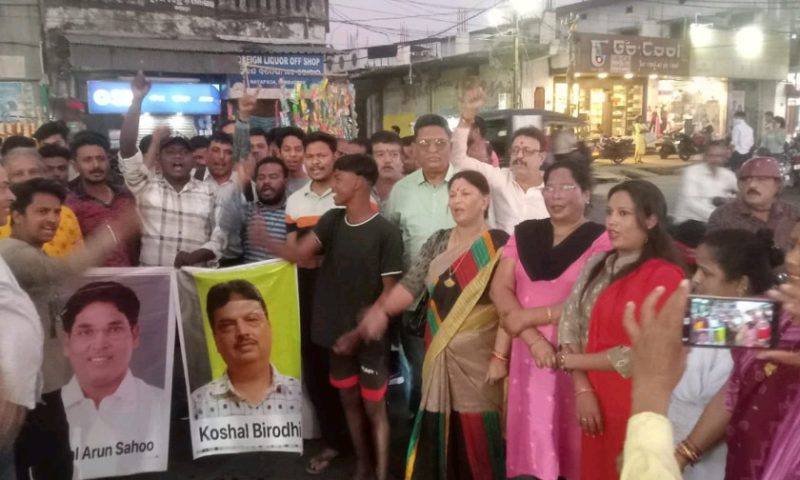 ଜୟନାରାୟଣଙ୍କ ପ୍ରତି ବଢ଼ୁଛୁ ସମର୍ଥନ, ଅରୁଣ ଓ ନିରଞ୍ଜନଙ୍କ କୁଶ ପୁତ୍ତଳିକା ଦାହ