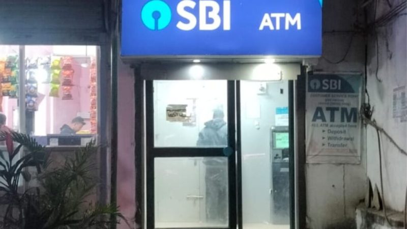 ATM ଟ୍ରାଞ୍ଜାକ୍ସନ ନିୟମରେ ଏସବିଆଇର ବଡ଼ ପରିବର୍ତ୍ତନ: ମେ’ ୧ରୁ ନିୟମ ଲାଗୁ, ପଡ଼ିବ ଅଧିକ ଚାର୍ଜ