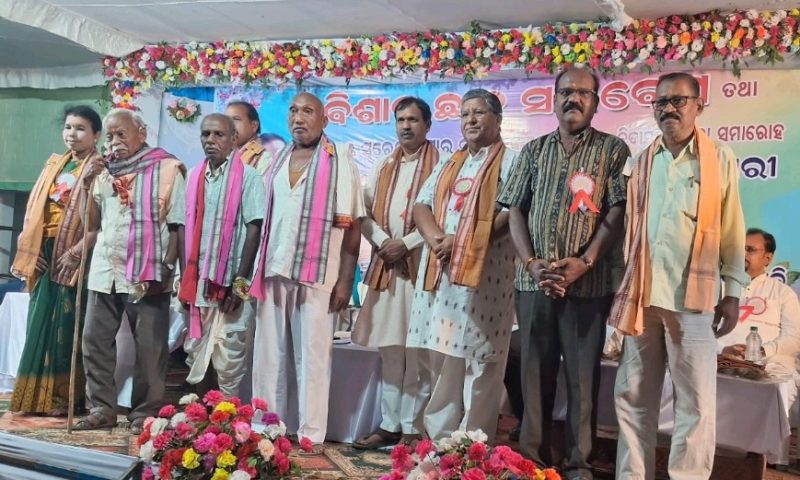 ରେଙ୍ଗାଳପାଲି ହାଇସ୍କୁଲ ସଂସ୍କୃତ ଶିକ୍ଷକ ଙ୍କ ବିଦାୟ କାଳୀନ ସମ୍ବର୍ଦ୍ଧନା ସଭା,ଶିକ୍ଷକ ଙ୍କୁ ଭାବ ବିହ୍ଵଳିତ ବିଦାୟ।