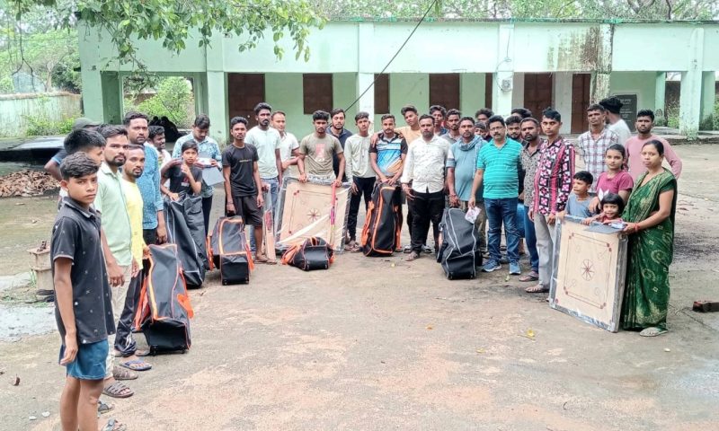 କ୍ଷେମାଲୋଏ ଗ୍ରାମ ପଞ୍ଚାୟତ ରେ ସରପଞ୍ଚ ବାଣ୍ଟିଲେ କ୍ରୀଡା ସାମଗ୍ରୀ