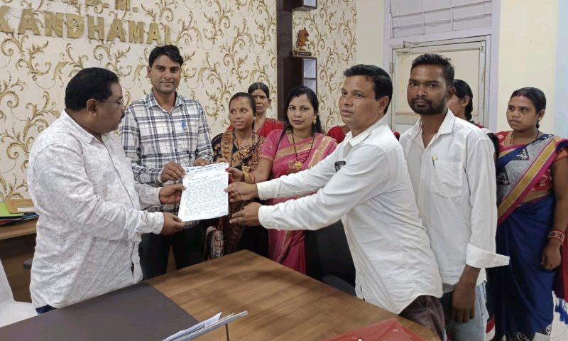 ଲଷ୍ମୀ ବସର ଷ୍ଟପେଜ ପରିବର୍ତ୍ତନ କରିବା ପାଇଁ ଦାବୀ